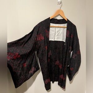 Vintage Traditional Black and Red Floral Women's Kimono Blouse
